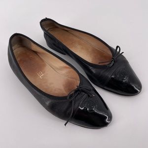 CHANEL Cap toe Ballet Flats 38.5